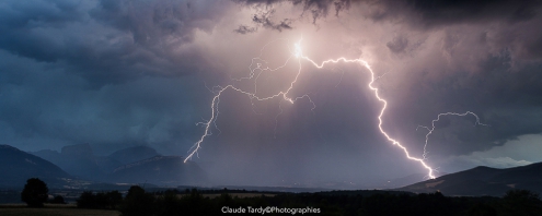 Paysages du Trièves. Photographie panoramamique de foudres. "Du Mont Aiguille au col du Fau" Orage Du 21/07/2020