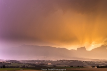 Paysages du Trièves, coucher de soleil sur le Mont Aiguille, au premier plan la plaine de Prébois, au fond à G, Monestier du Percy 38