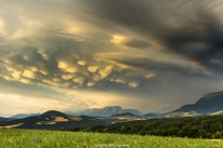 Paysages du Trièves. Photographie ciel après l&lsquo;orage, nuages mammatus.