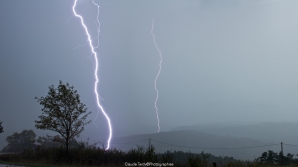 Paysages du Trièves, orage à Lavars 38. Gros coup de foudre proche de ma position.