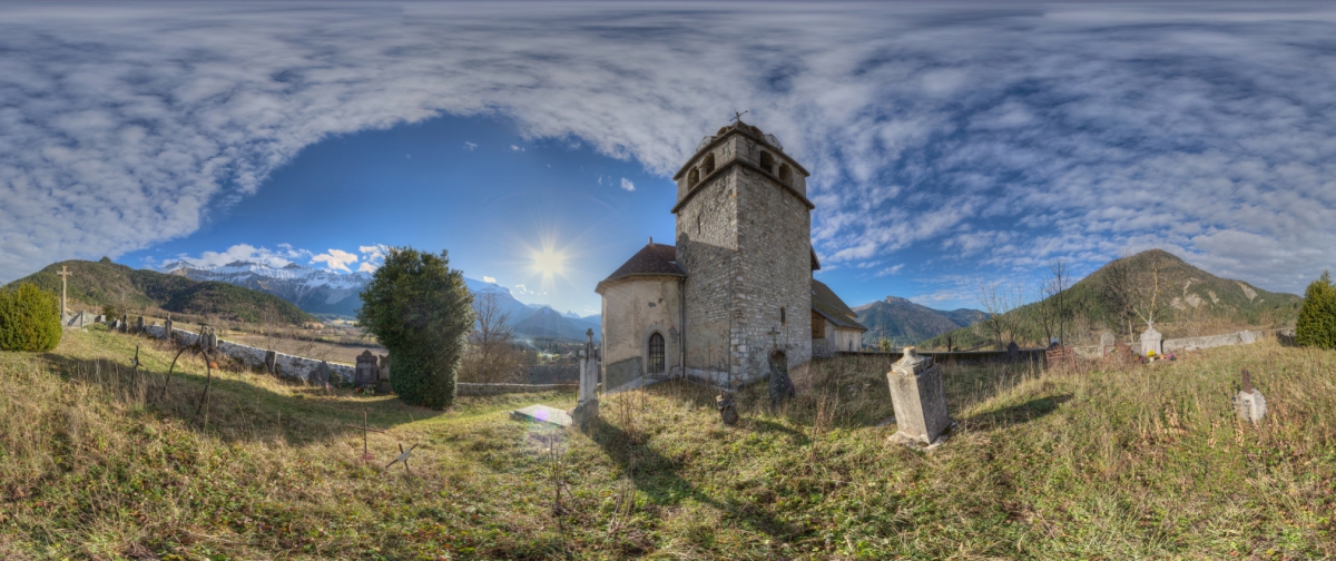 25 photos ont composés cet assemblage sphérique.
